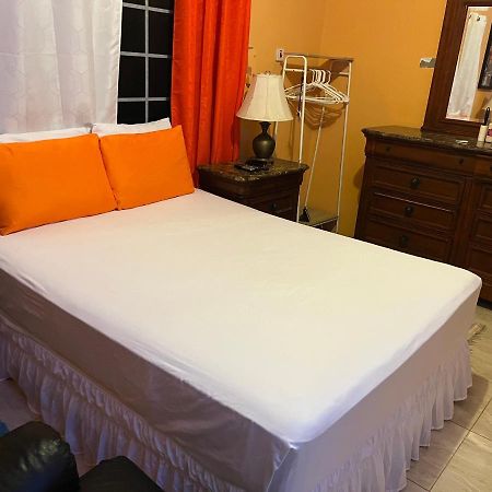 Cool Breeze Mobay Apartment Монтего Бей Екстериор снимка