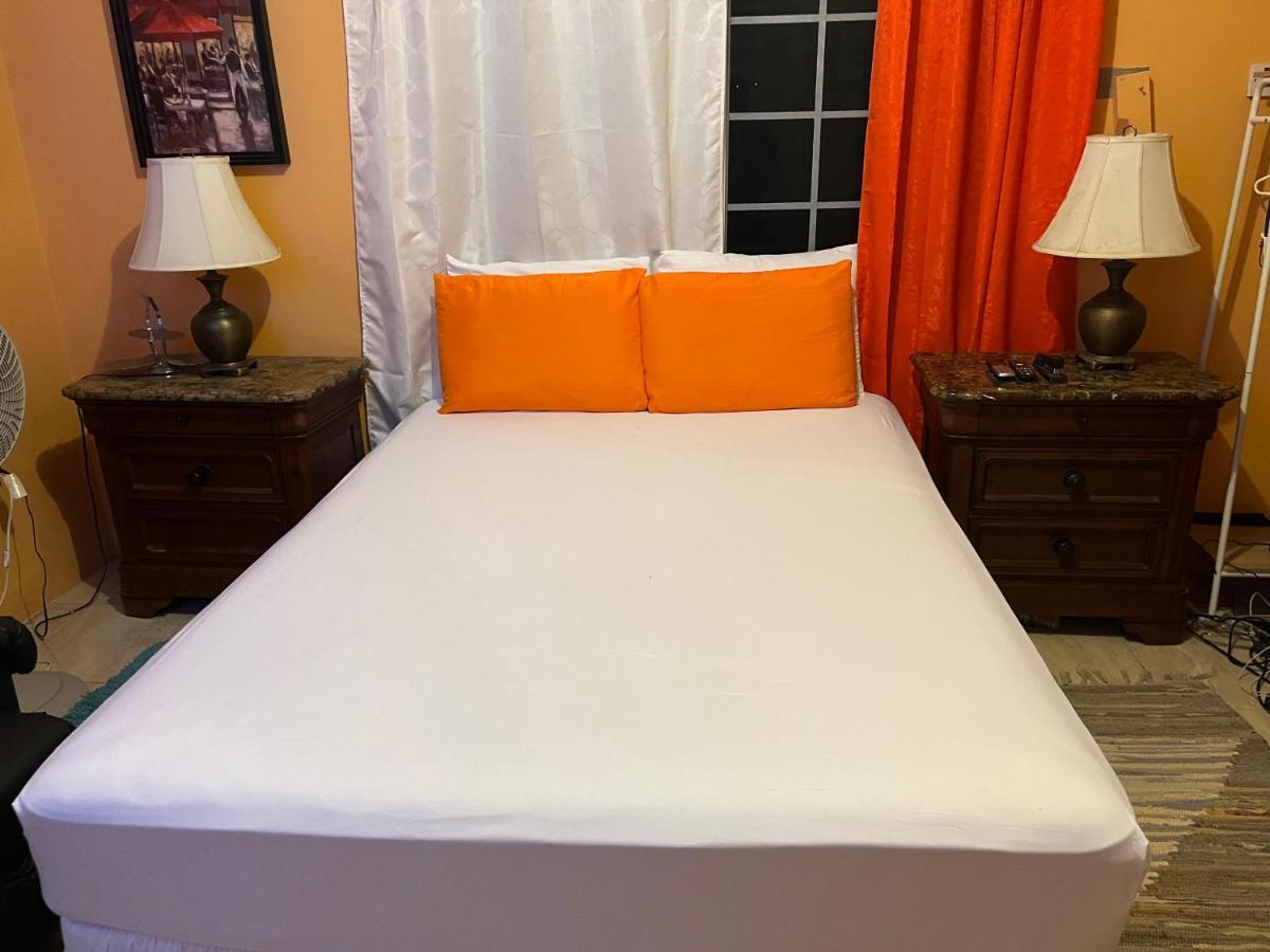 Cool Breeze Mobay Apartment Монтего Бей Екстериор снимка