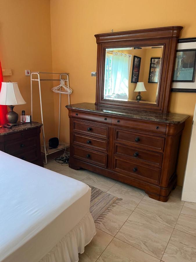 Cool Breeze Mobay Apartment Монтего Бей Екстериор снимка